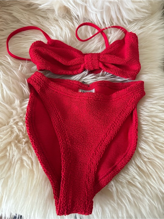 Hunza G Other - New! 🔥 current season Hunza G Alicia crinkle knot bikini set in red ONe size